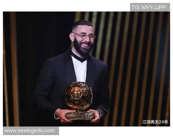 足球明星大器晚成的传奇人生与职业生涯的蜕变之路 足球明星大器晚成的传奇人生与职业生涯的蜕变之路