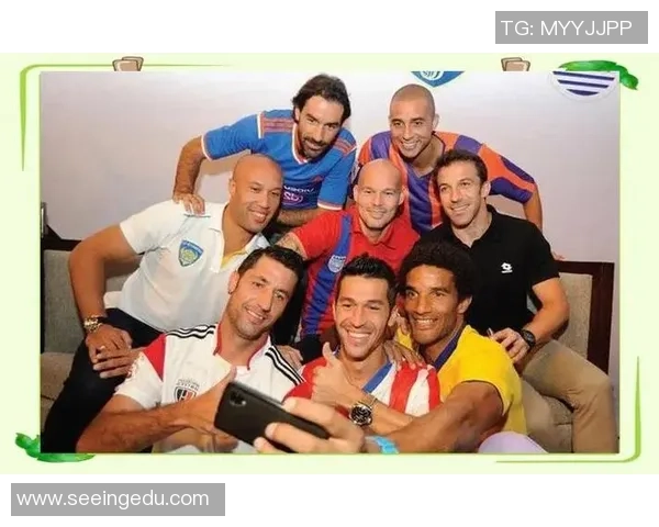 足球明星齐聚活动现场展现风采引发粉丝热烈追捧与媒体关注 足球明星齐聚活动现场展现风采引发粉丝热烈追捧与媒体关注