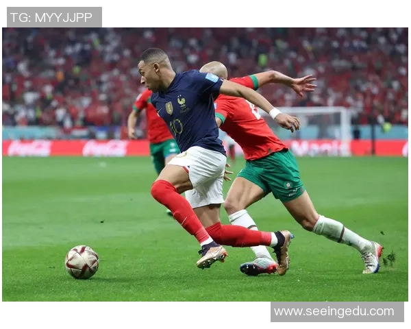 高个子足球明星的魅力与成就探索:他们如何在绿茵场上书写传奇